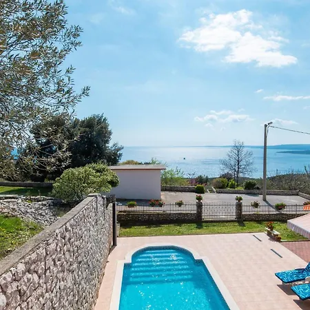Am Suedhang Gelegen Mit Meerblick Tatil Evi Brovinje